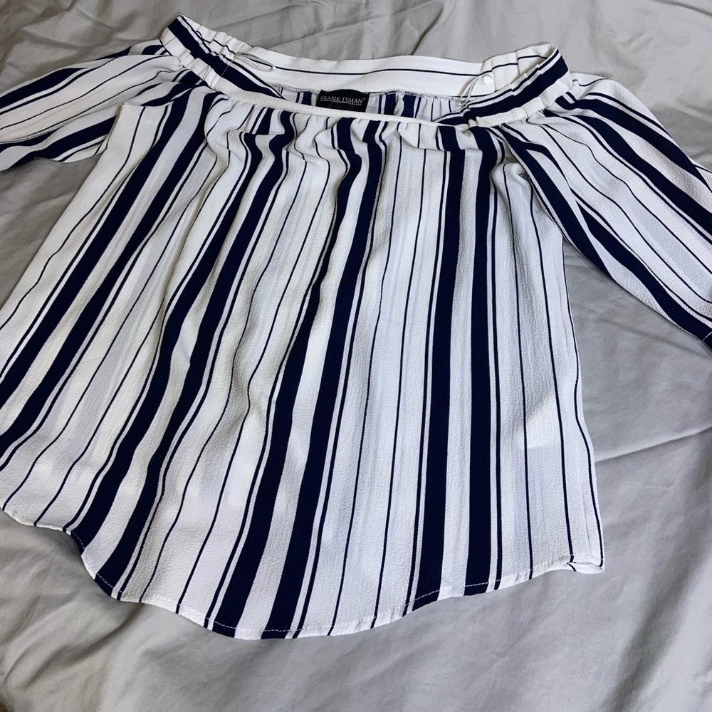 Women’s white and navy stripped shirt